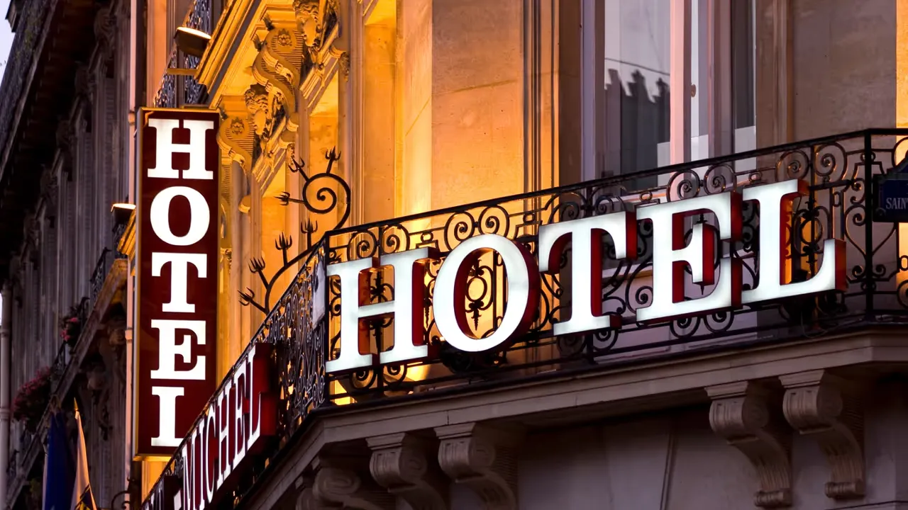 Magin och utmaningarna bakom hotell